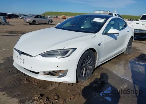2018 Tesla Model S z USA, uszkodzony, nr VIN 5YJSA1E29JF276329